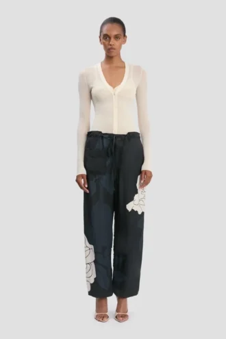 Cargo trouser in dark navy floral print