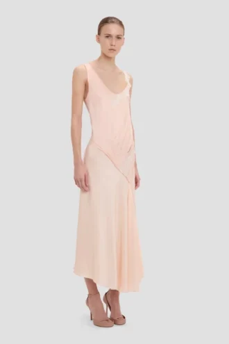 Lace dress in blossom