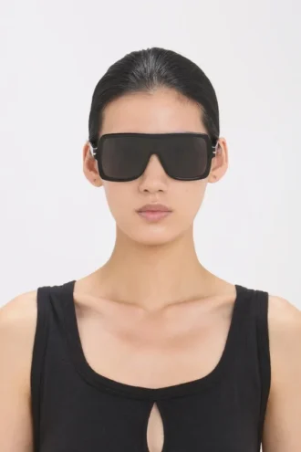 Layered mask frame in black