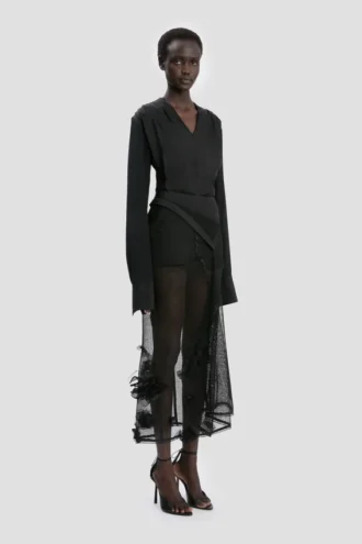 V-neck top in black
